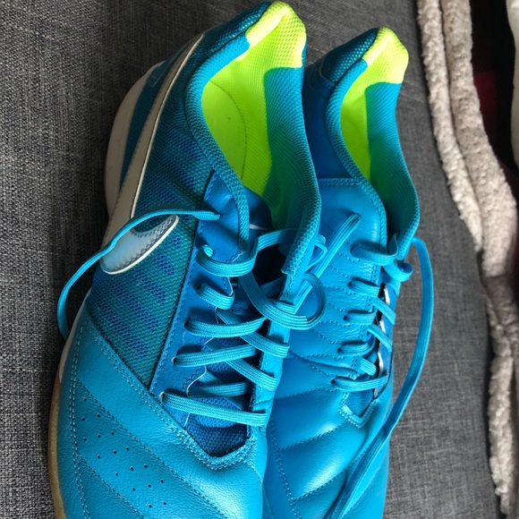 Nike indoor futsal shoes blue white and lime green - Picture 5 of 6